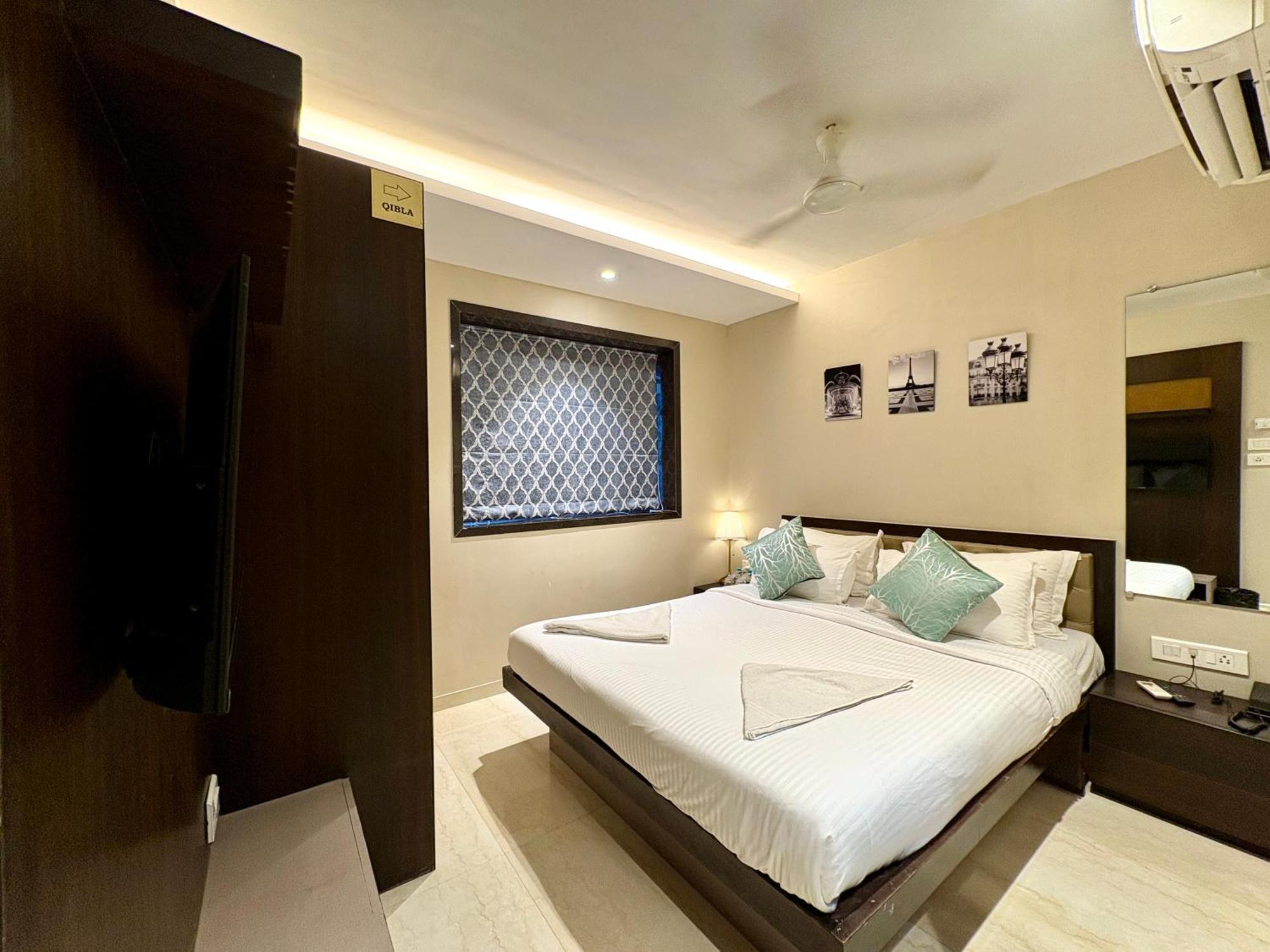 The Majlis Hotel - Colaba Mumbai — Photos 3
